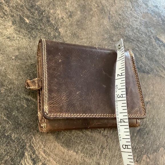 Vintage Adrian Klis Men’s distressed leather wallet - Picture 6 of 13